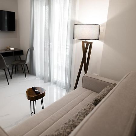 M10 Central Apartments Alexandroupolis エクステリア 写真